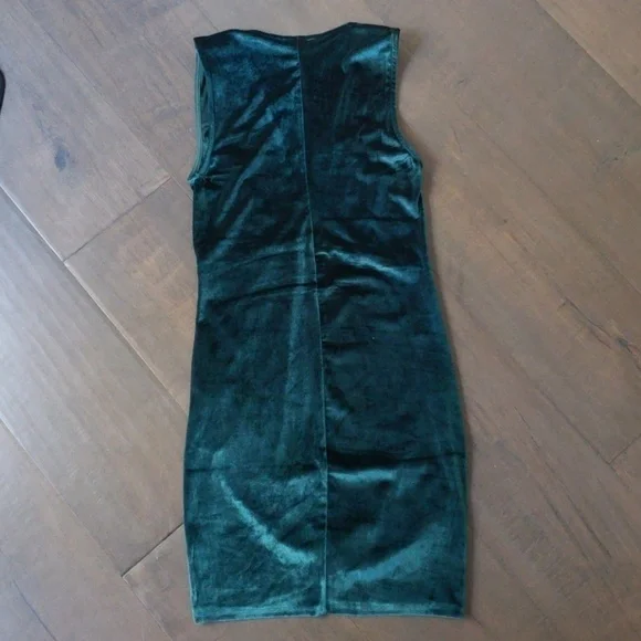 NWT Stretch Velvet Velour Bodycon Mini Cocktail Dress Green Small - Picture 3 of 3